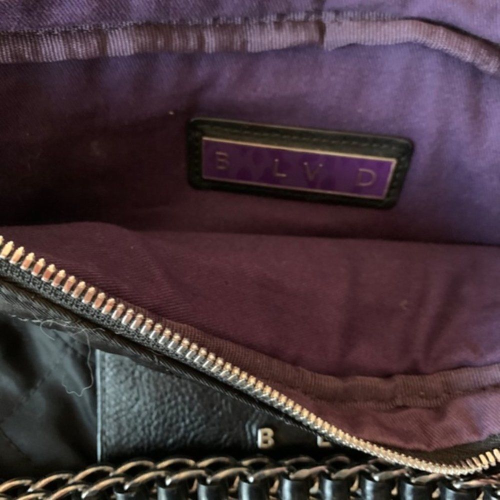 BLVD Quilted Purse with Interchangeable Straps - Picture 6 of 7